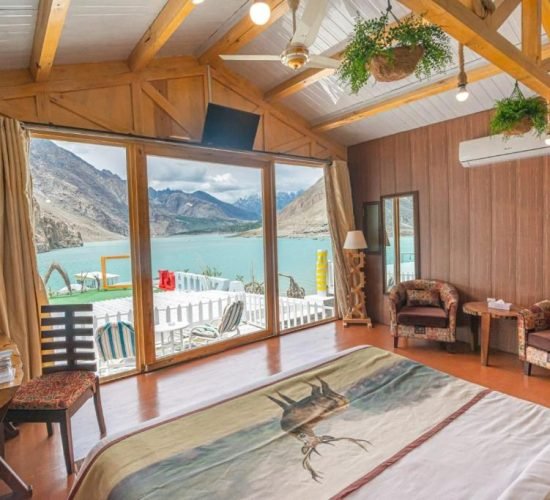 King Room with Lake View - Luxus Hunza Attabad Lake Resort