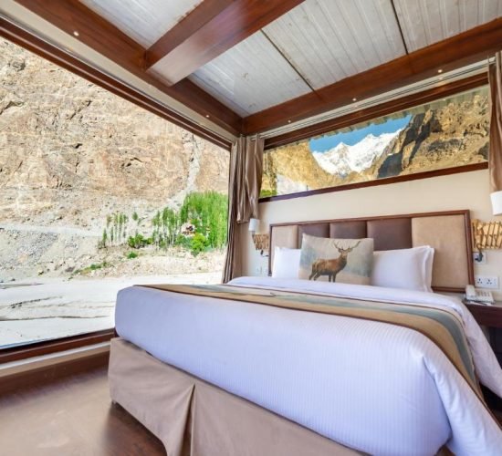 Suite with Lake View - Luxus Hunza Attabad Lake Resort